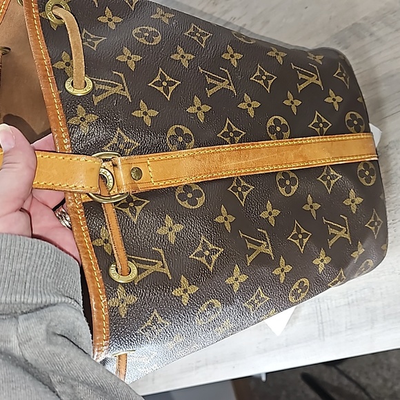 Louis Vuitton Petite Noe Monogram - Picture 13 of 16